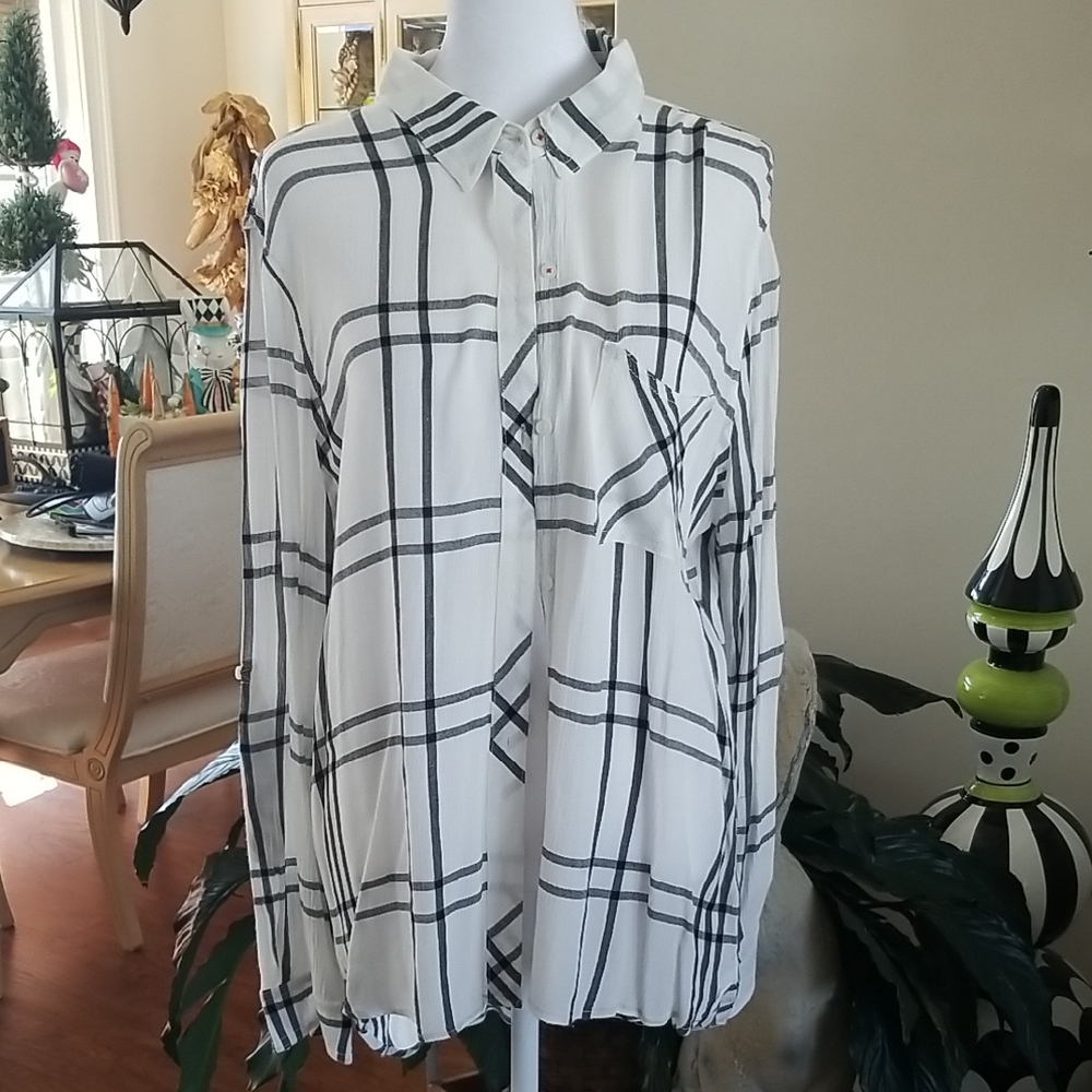 Max Jeans Black and White Plaid Women's Top
